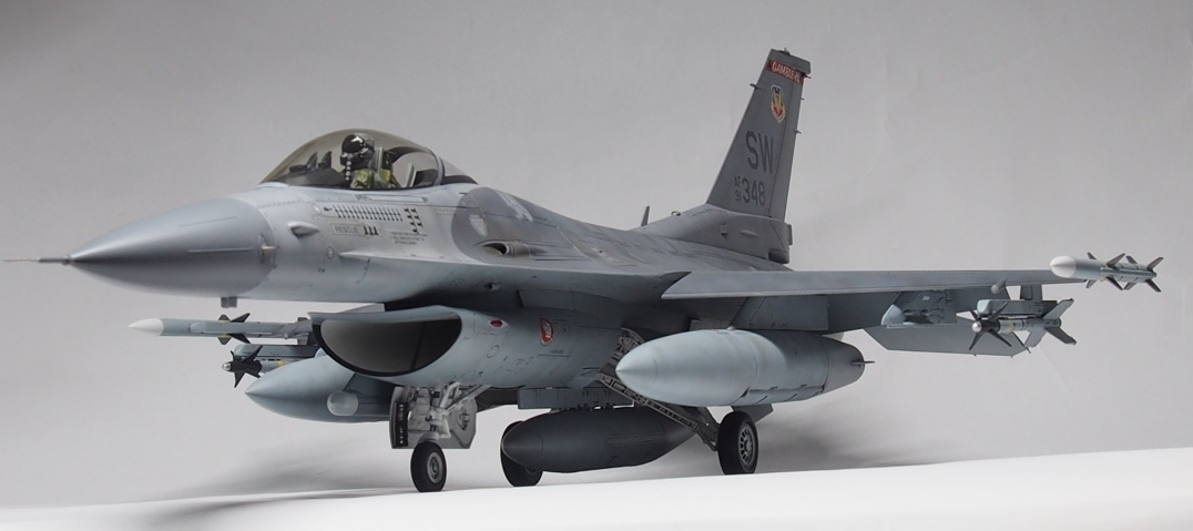 タミヤ 1/32 F-16CJ | JUNSANのミニチュア航空博物館